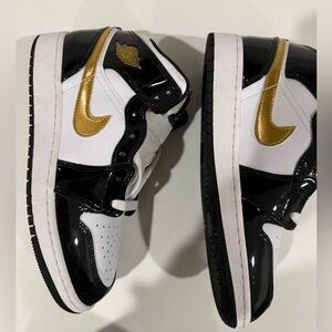 Jordan 1 Mid SE Patent 'Black Gold'